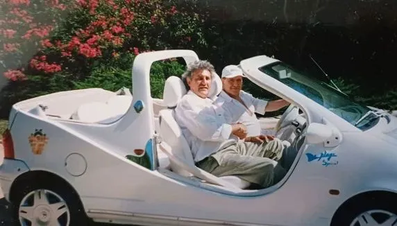 Silvio Berlusconi aveva una Twingo davvero speciale: ne esistono soltanto 18 - HDmotori.it
