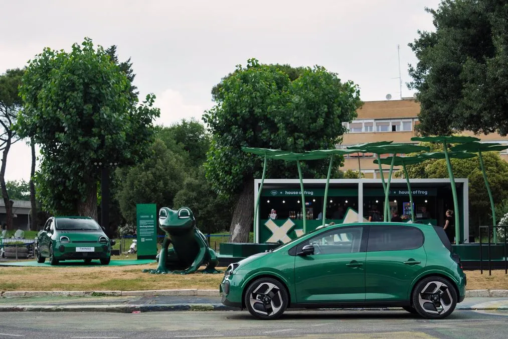 Renault "House of Frog", Twingo pronta a vivacizzare l’estate romana - HDmotori.it