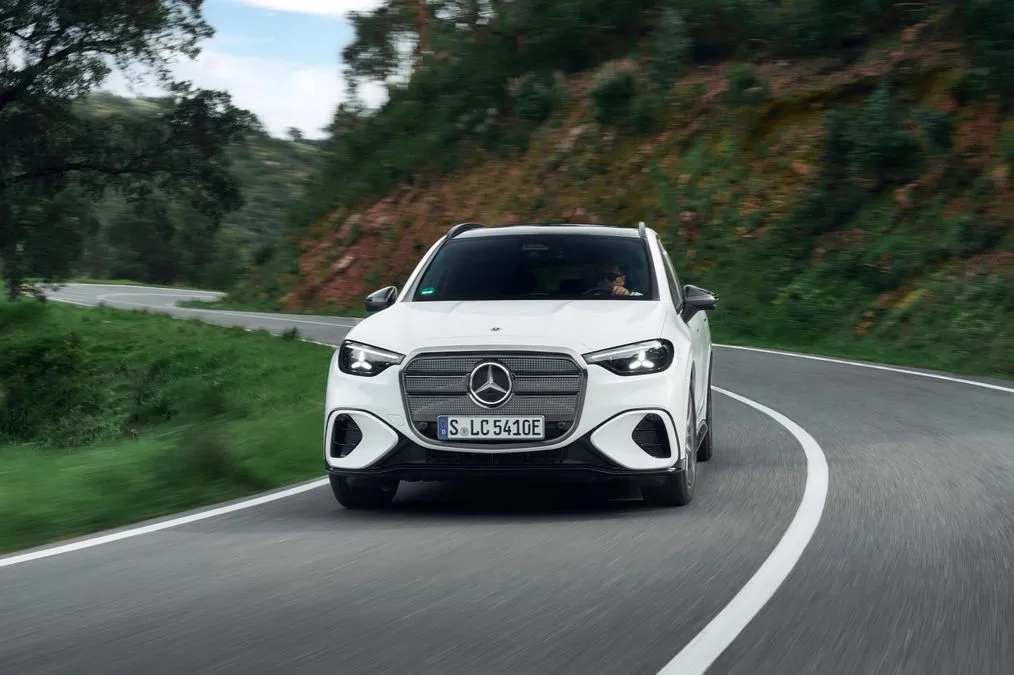Mercedes-Benz, la GLC si arricchisce con due nuove versioni alla spina - HDmotori.it