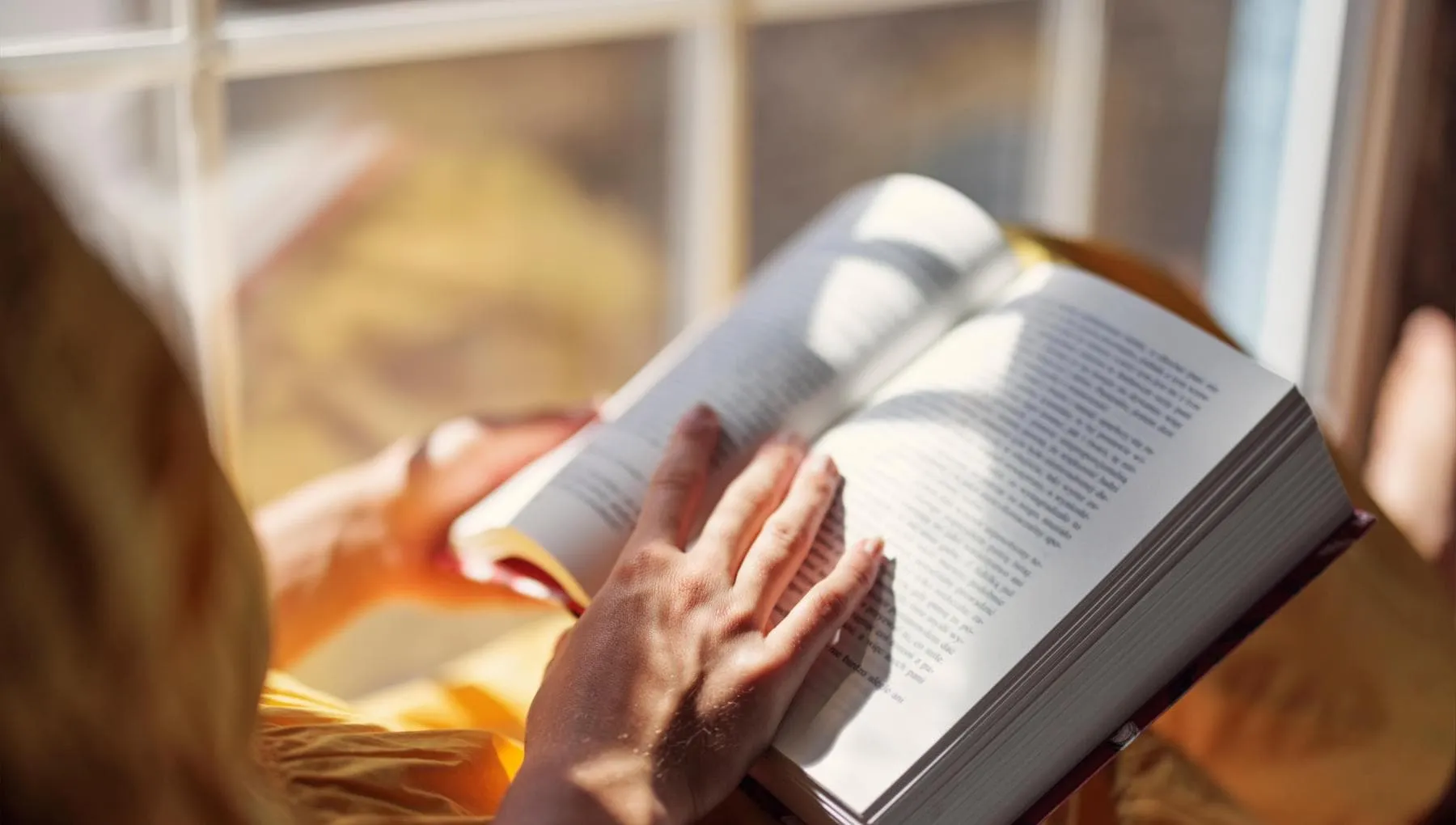 Leggere libri cambia il cervello: gli effetti su memoria e ragionamento