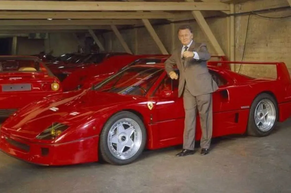 Il collezionista che non ti aspetti aveva 200 supercar: spicca anche una Ferrari F40 - HDmotori.it