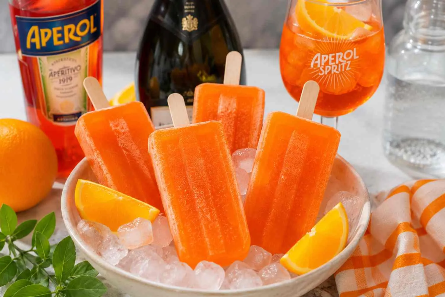 Ghiaccioli allo Spritz, l'idea fresca per gli aperitivi estivi