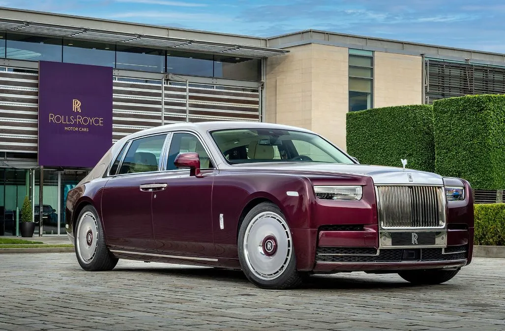 Rolls-Royce Phantom Hummingbird: l'iridescenza dell'abalone conquista Goodwood - HDmotori.it