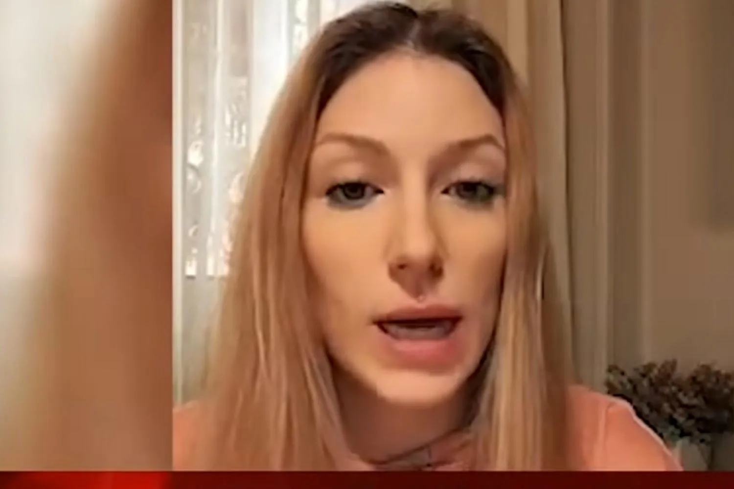 Nessy Guerra portata in caserma con la figlia dalla polizia egiziana: cresce la preoccupazione per la 27enne italiana