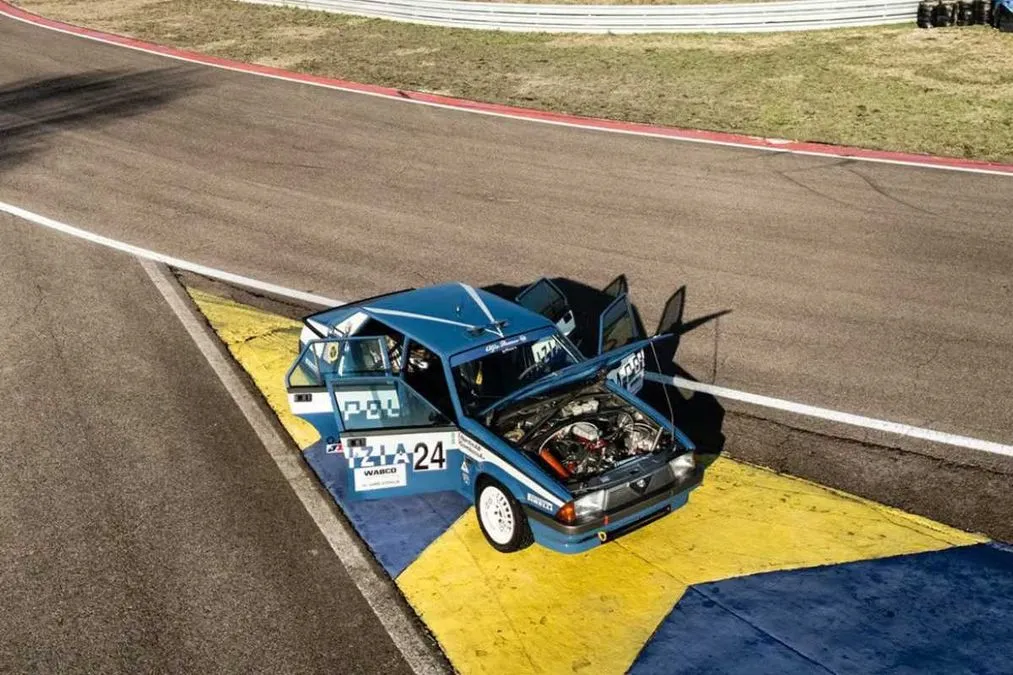 L'asta che non ti aspetti, un'Alfa 75 Polizia Gruppo A ufficiale in vendita - HDmotori.it