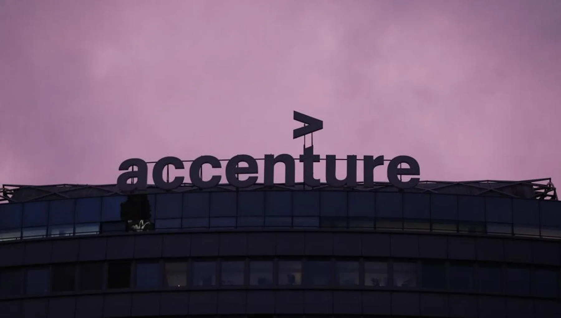 I dipendenti Accenture spendevano fino a mille dollari in IA. Ora ne hanno a disposizione 29