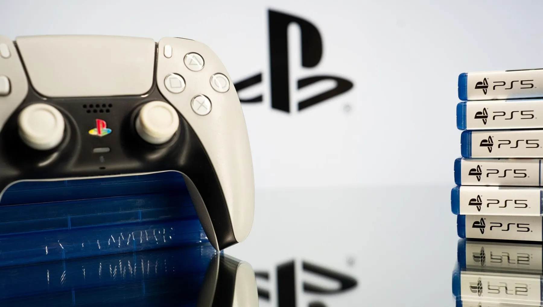 Sony paga 50.000 dollari a un hacker per una falla di PS5 trovata con l’IA