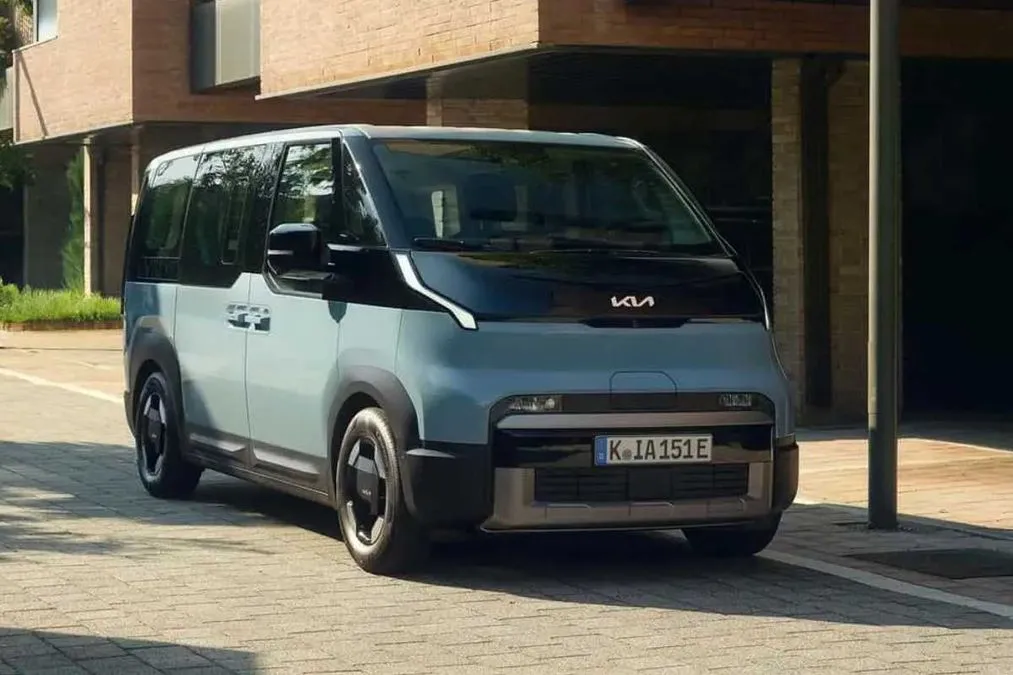 Kia PV5: le caratteristiche dell’ammiraglia elettrica a 7 posti - HDmotori.it