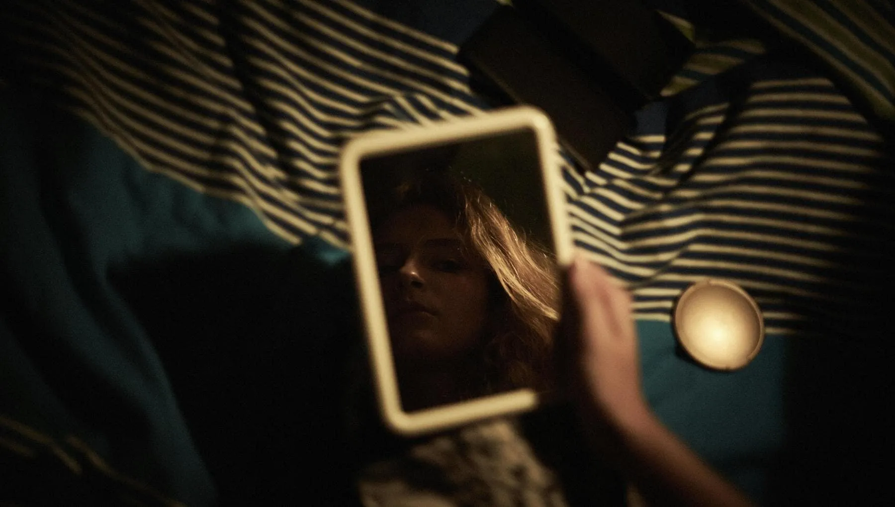 Cuore, il buio lo protegge ma di notte dimenticate smartphone e tablet
