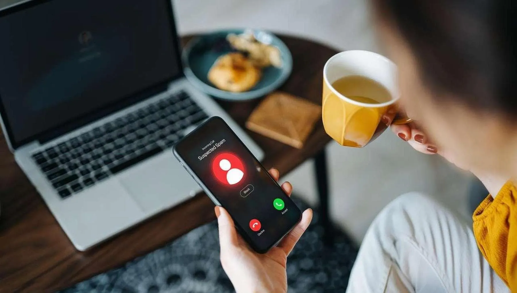 WhatsApp presenta Scam Alert: rileverà le truffe con un modello AI, ecco come funziona
