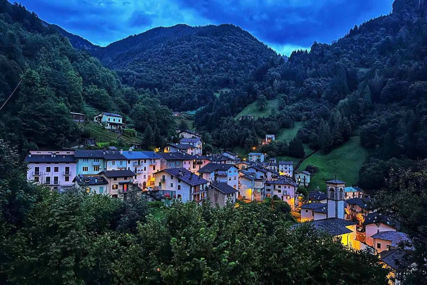 Ornica, il borgo lombardo più fresco, dove puoi scappare dal forno di Milano