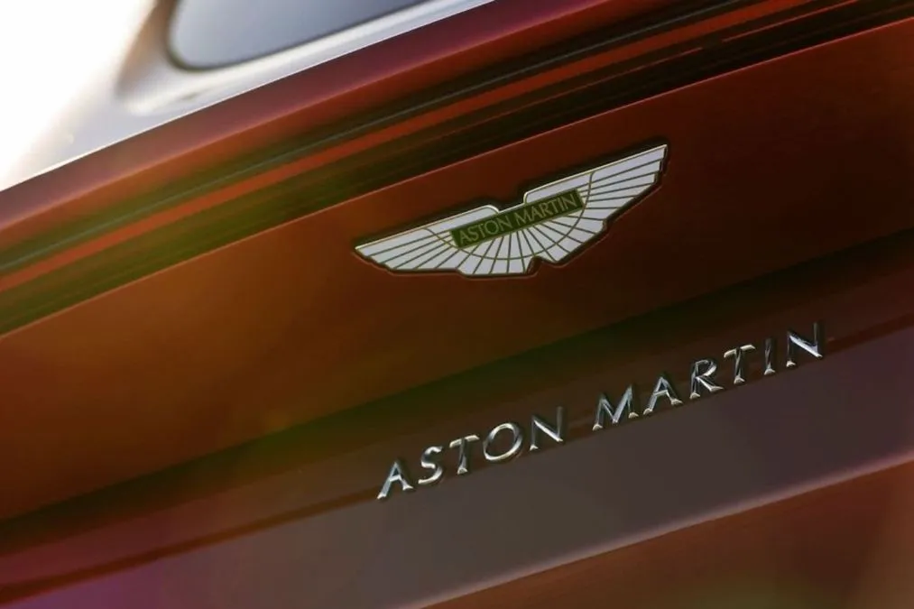 Aston Martin nei guai, cosa accadrà dopo la perdita del 99% del suo valore? - HDmotori.it