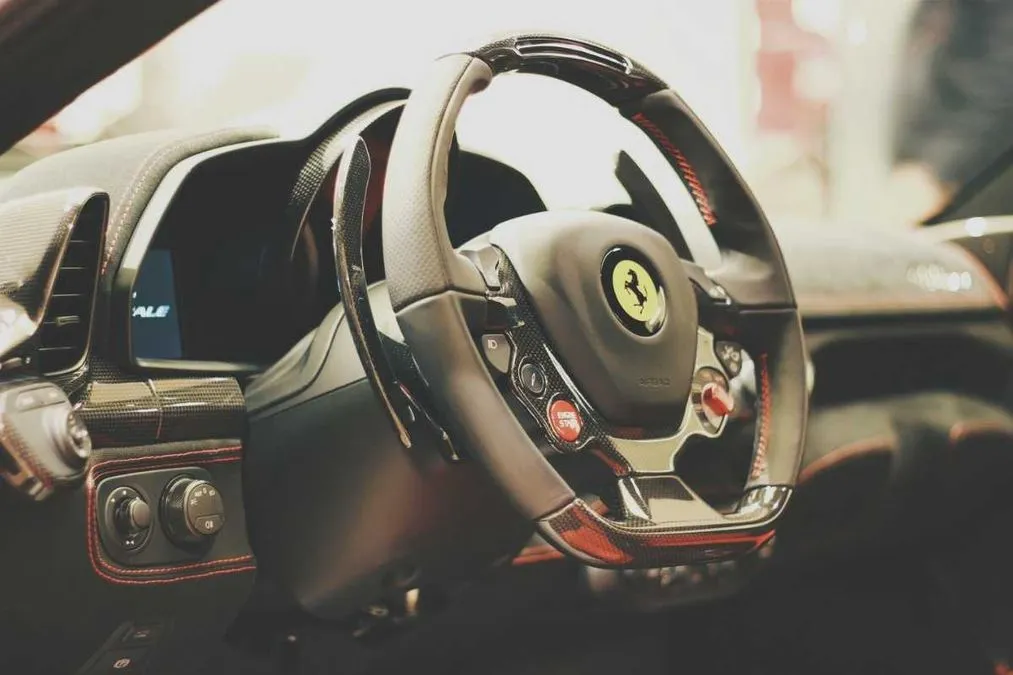 Ferrari ha brevettato il motore elettrico... V8: convertirà i puristi? - HDmotori.it