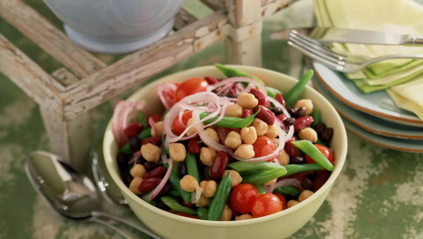 Quando fa caldo non servono più proteine: come cambia la dieta con l’afa