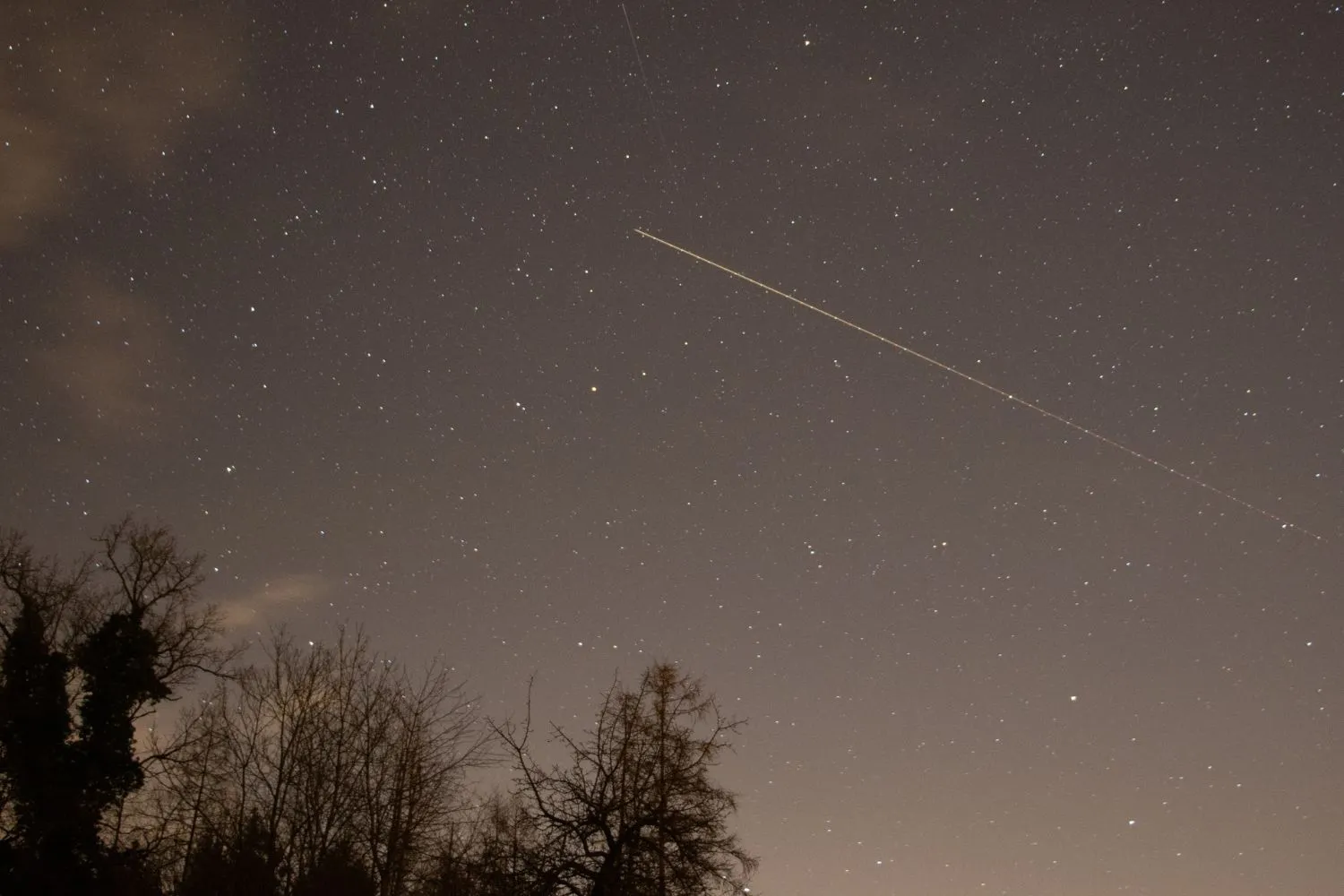 Prepariamo tanti desideri per le epsilon Geminidi, le stelle cadenti che annunciano le Geminidi di dicembre