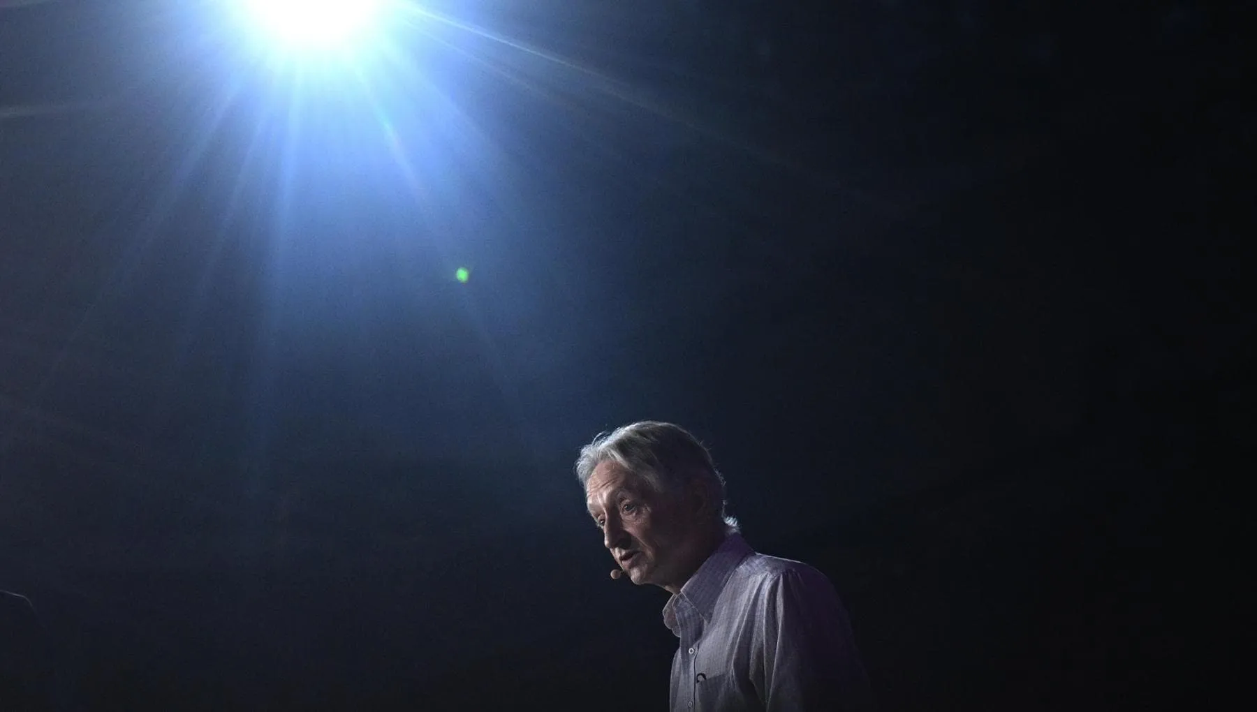 Il Nobel Geoffrey Hinton: “Le intelligenze artificiali sono già un altro tipo di essere”