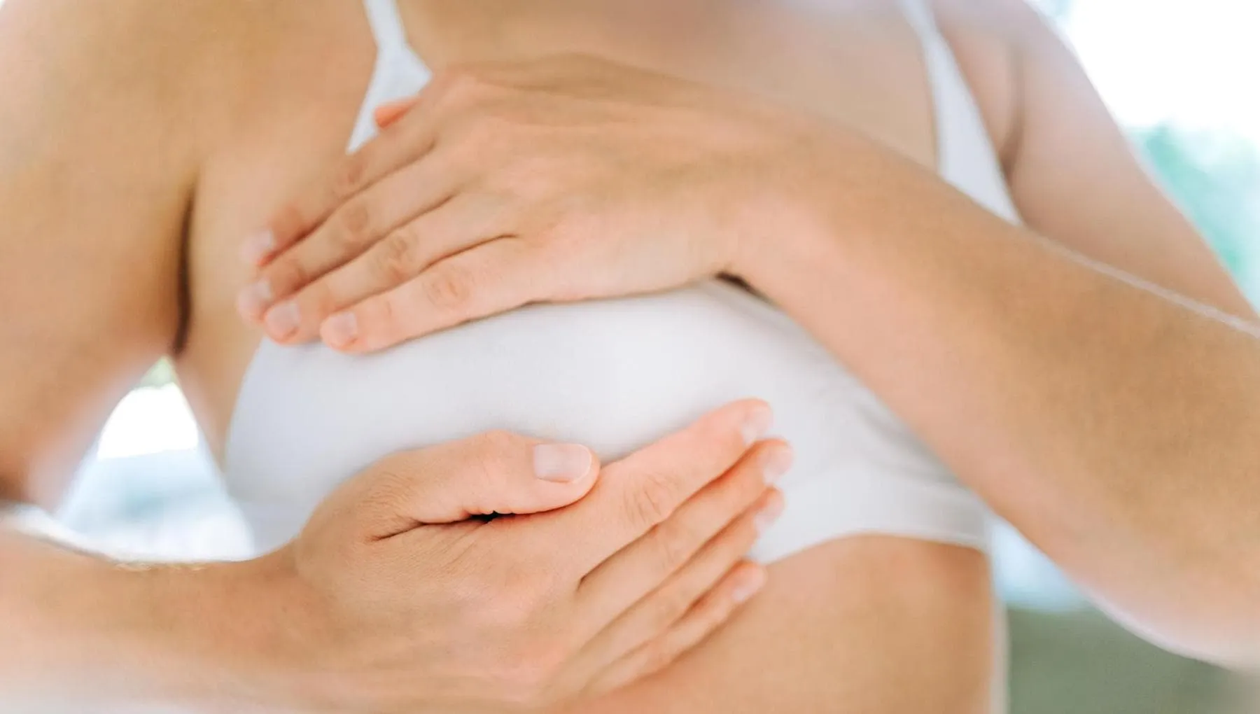 Tumore al seno, test genomici sotto-utilizzati: “Migliaia di donne rischiano terapie non necessarie”