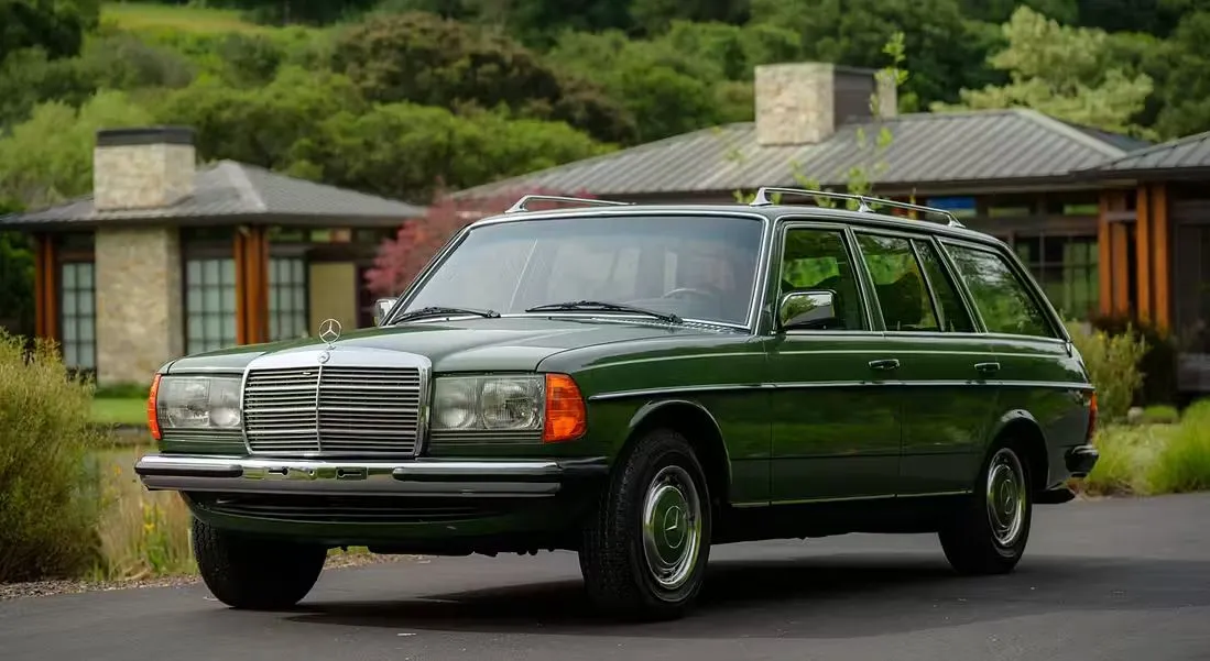Questa Mercedes del '79 era sepolta ad Avellino: oggi è un pezzo unico al mondo - HDmotori.it