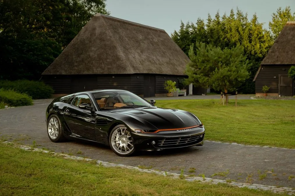 Ferrari e Aston Martin diventano shooting brake: due esemplari unici finiscono all’asta - HDmotori.it