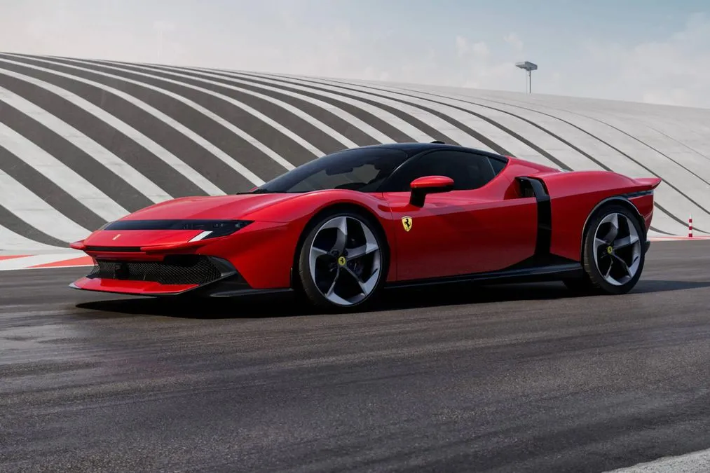 Dimarco e Zielinski rubano la scena: rientro agli allenamenti dell’Inter in Ferrari - HDmotori.it