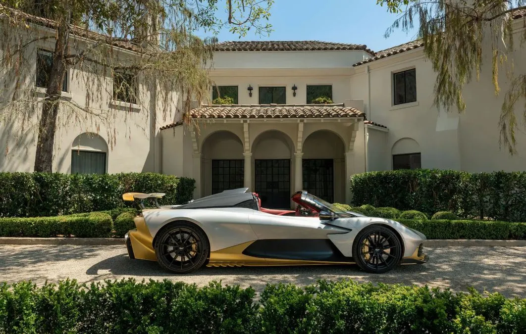 Aston Martin Valhalla Spider: 1.079 CV e vento tra i capelli...a 350 km/h! - HDmotori.it